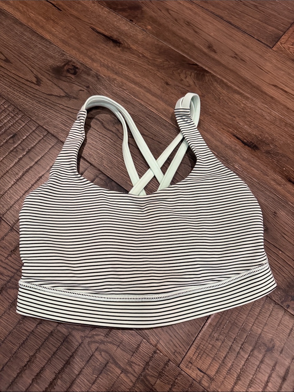 Lululemon seize 4 Striped Cross-Back Bralette in Mint and Black